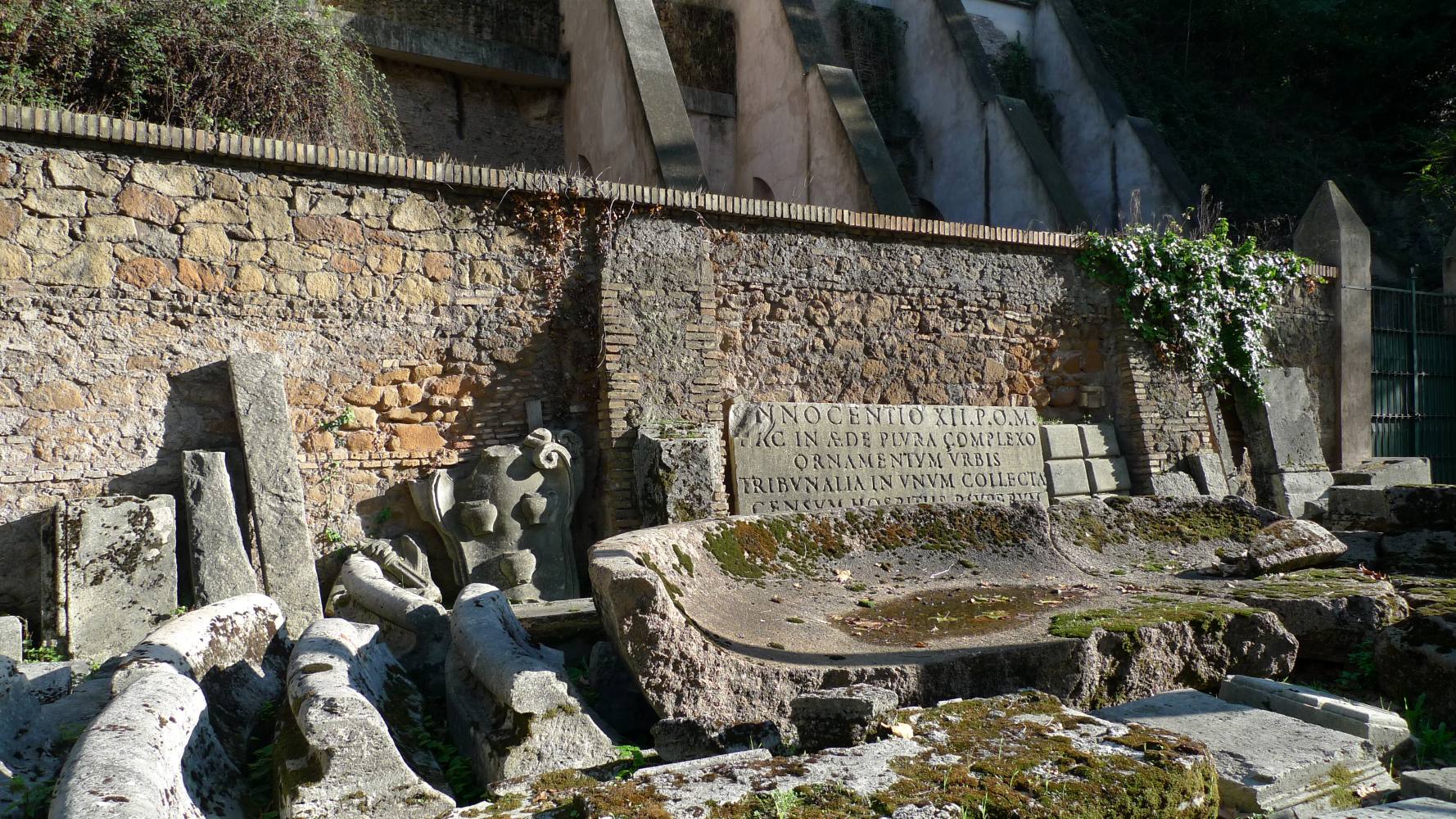 
Il respiro del Tevere negli spazi lineari e osmotici tra l’Aventino e Piazza Tevere