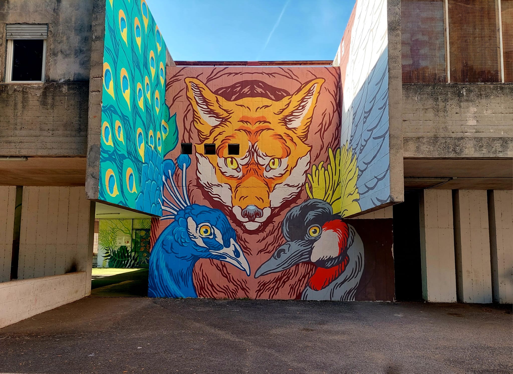 
Il complesso edilizio di Vigne Nuove: architettura monumentale e arte urbana