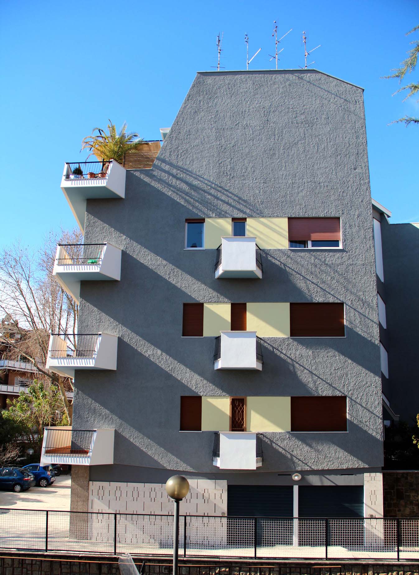 
Creare comunità: il villino della Cooperativa La Quercia e la sua biblioteca