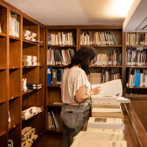 
La Biblioteca Tullia Zevi: Un progetto culturale al femminile 