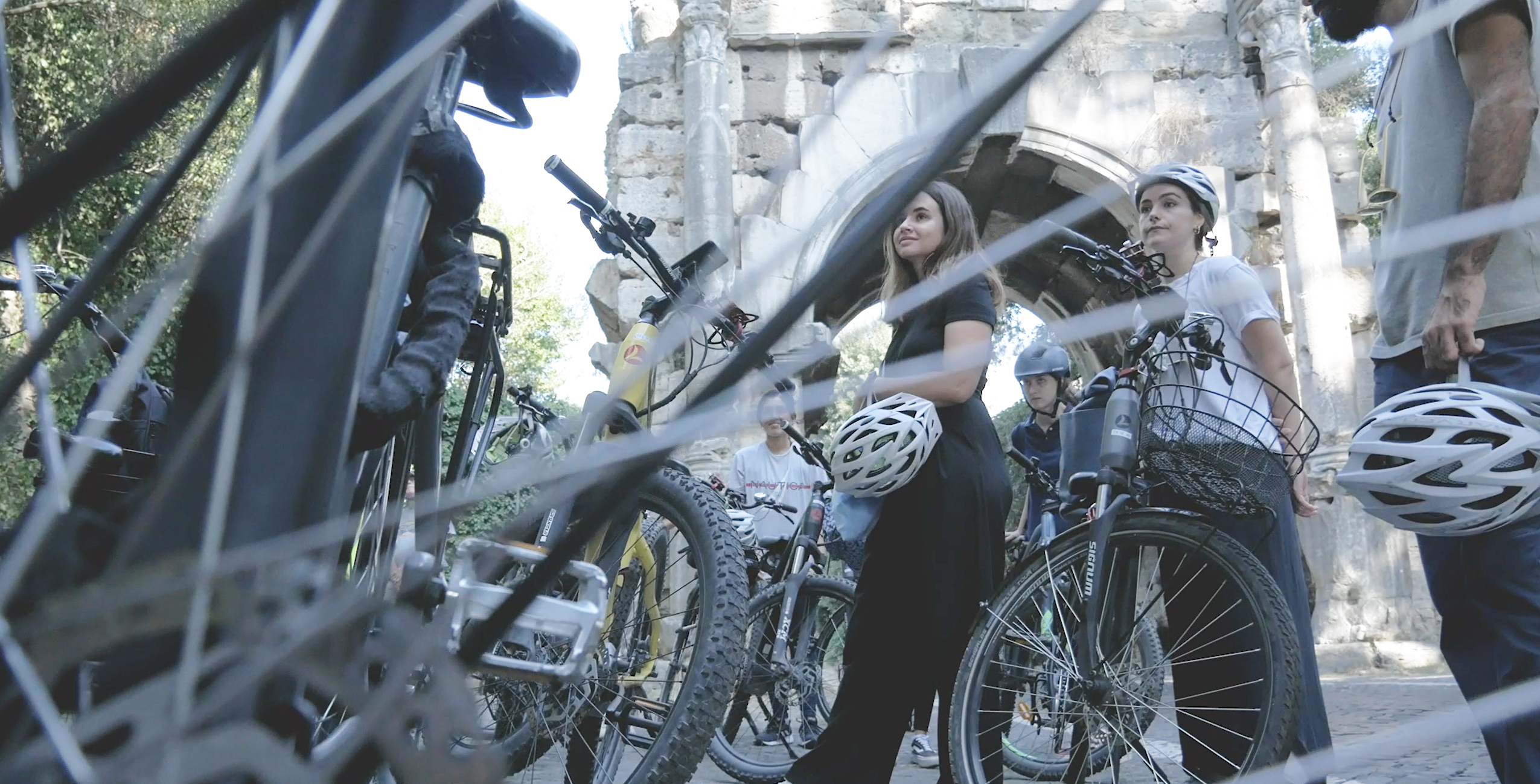 Grab Bici Tour dai Fori Imperiali a Villa Gordiani
