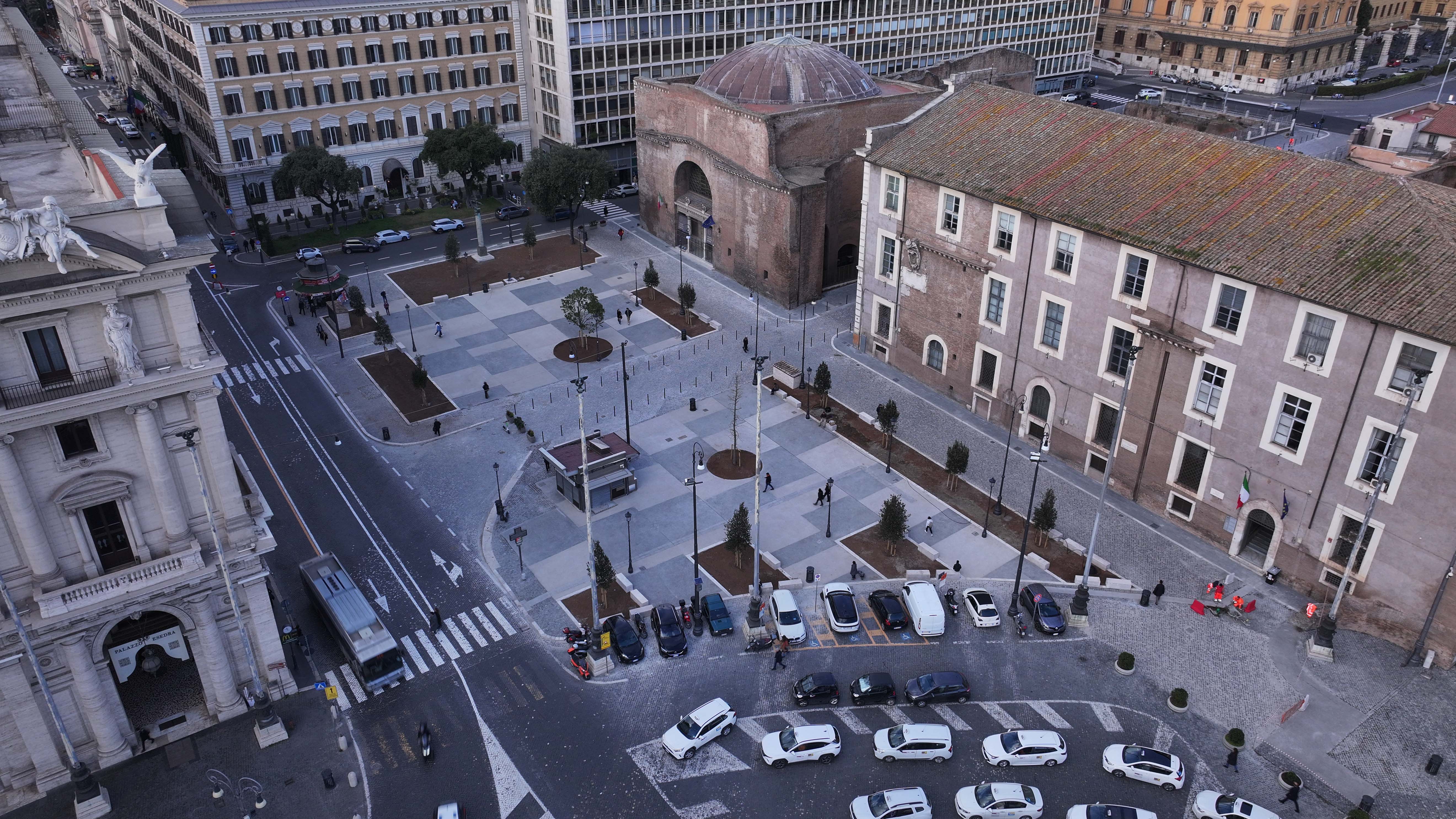 
Riqualificazione urbana di piazza dei Cinquecento e delle aree adiacenti