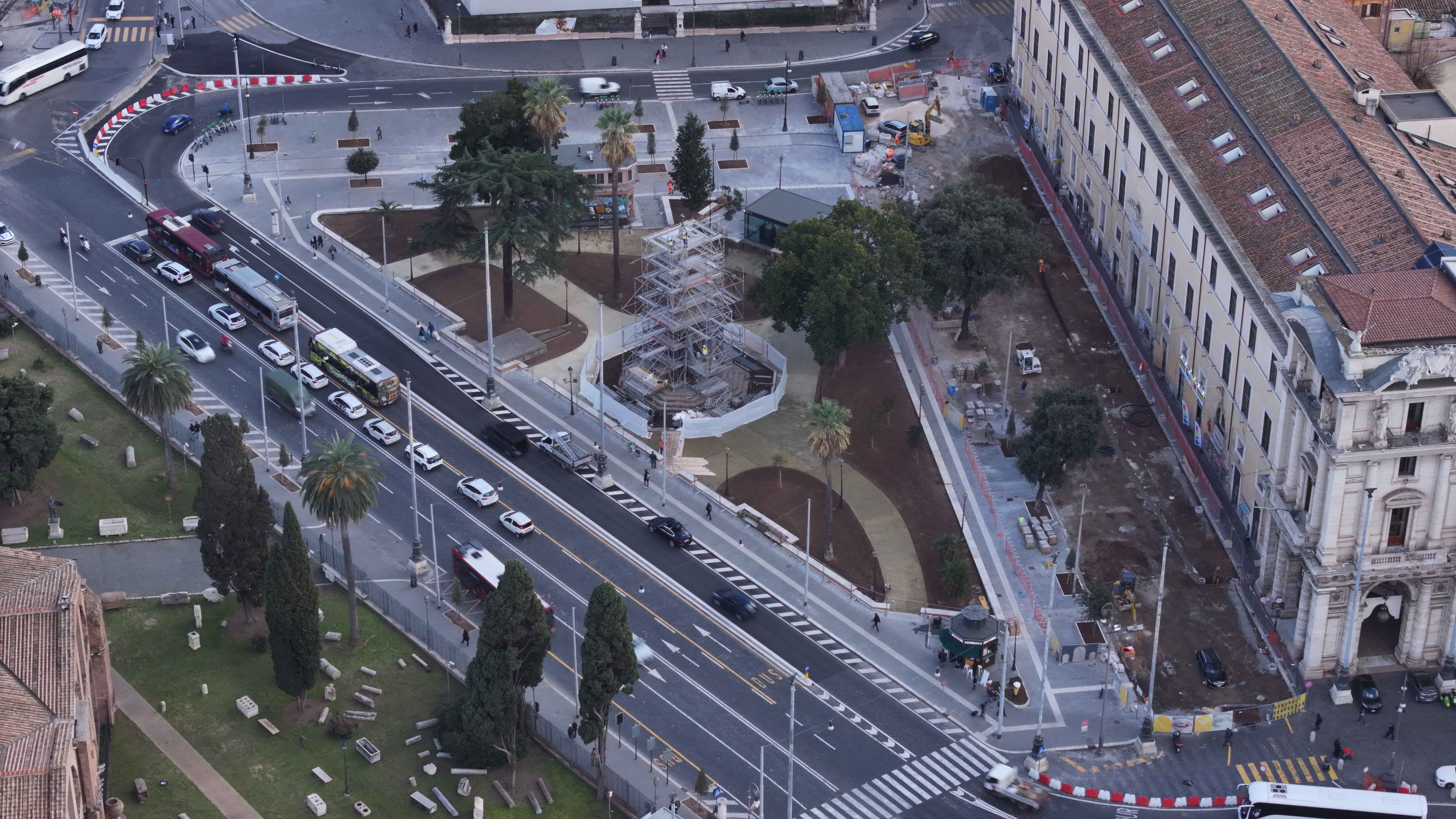 
Riqualificazione urbana di piazza dei Cinquecento e delle aree adiacenti
