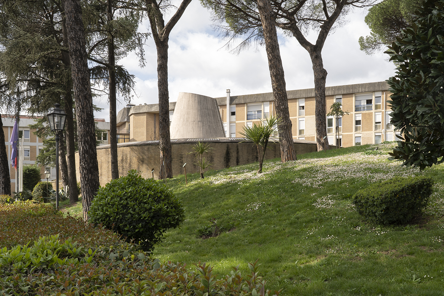 
SCUOLA UFFICIALI CARABINIERI GIÀ SEDE DEL PONTIFICIO COLLEGIO PIO LATINO AMERICANO