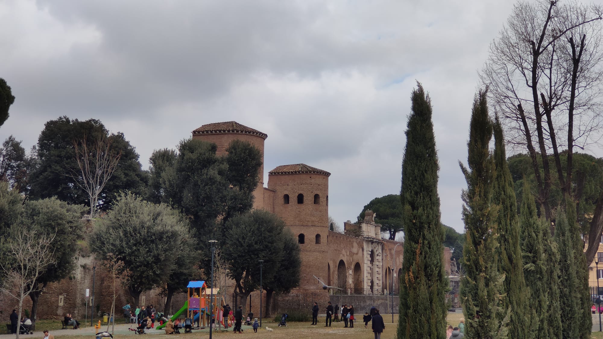 
Natura e artificio: trasformazioni tra Porta S. Giovanni e Porta Metronia