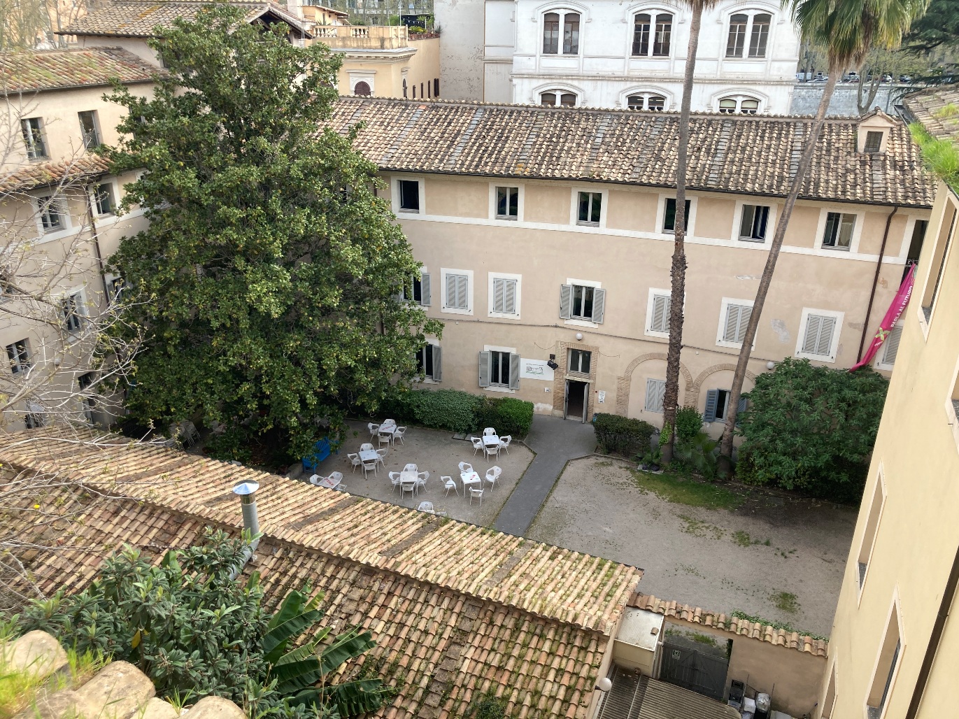 
PALAZZO BUON PASTORE. Casa Internazionale delle donne