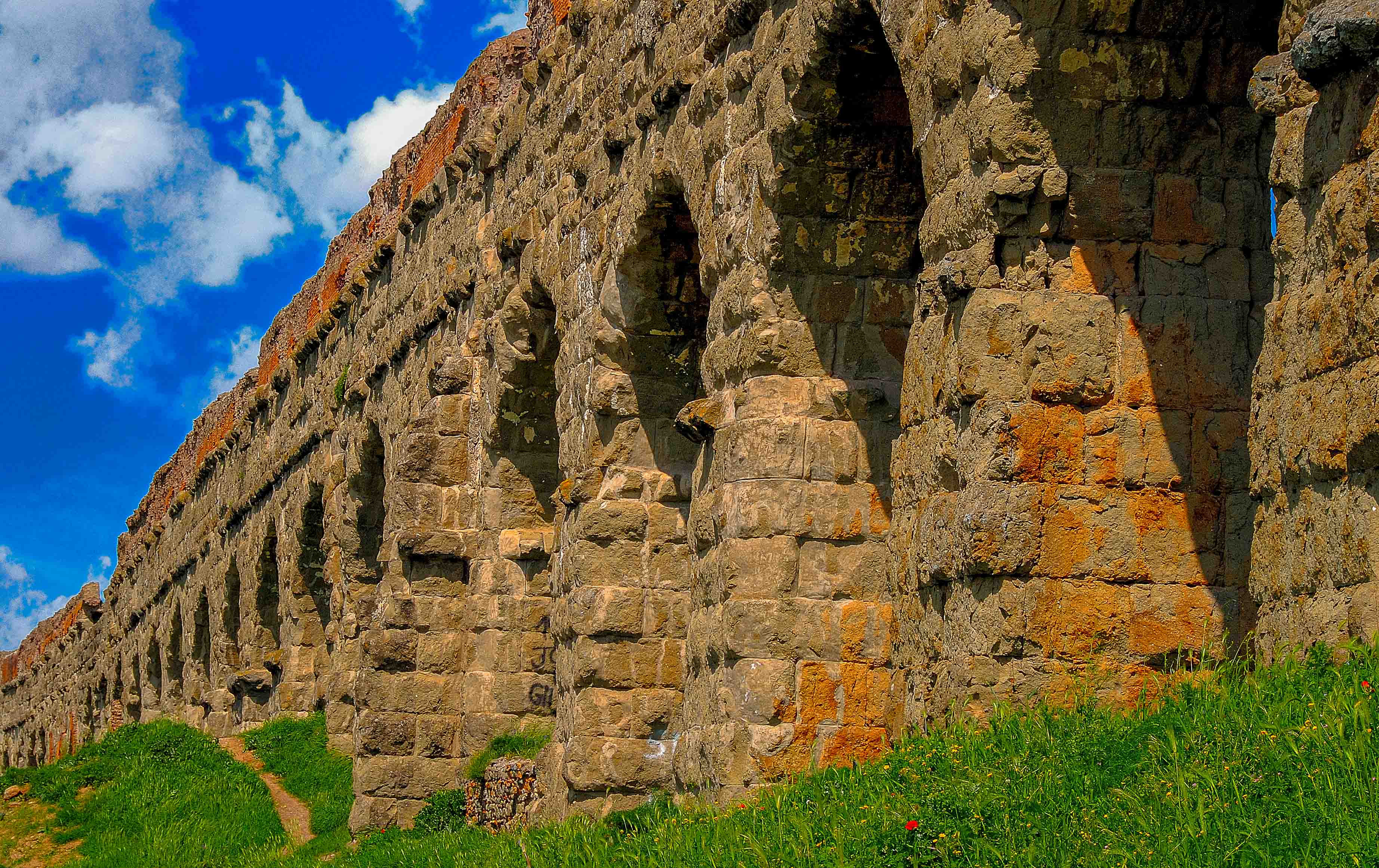 
Parco degli Acquedotti