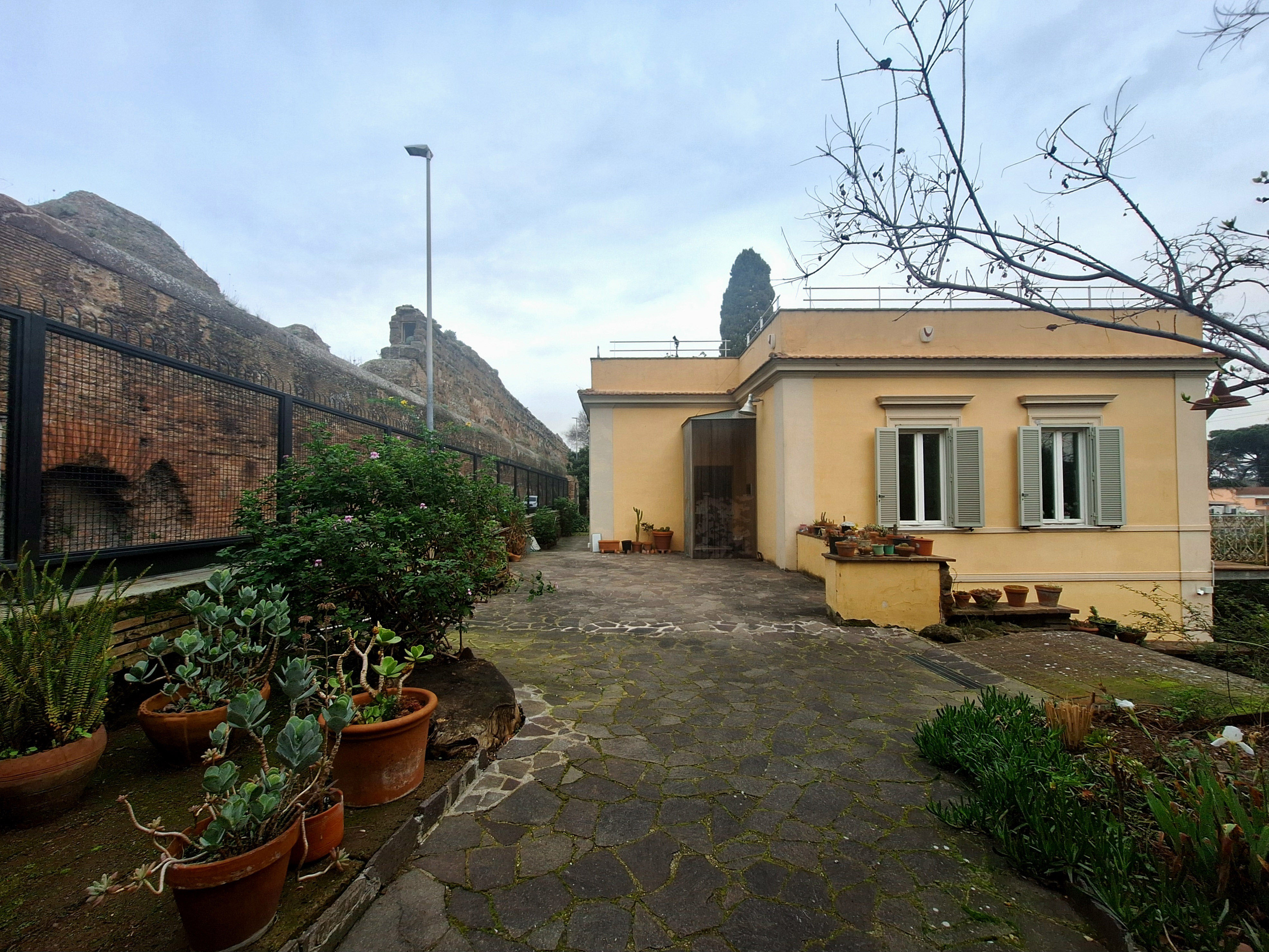 
Casa Archivio - Alfredo Pirri e Valentina Valentini